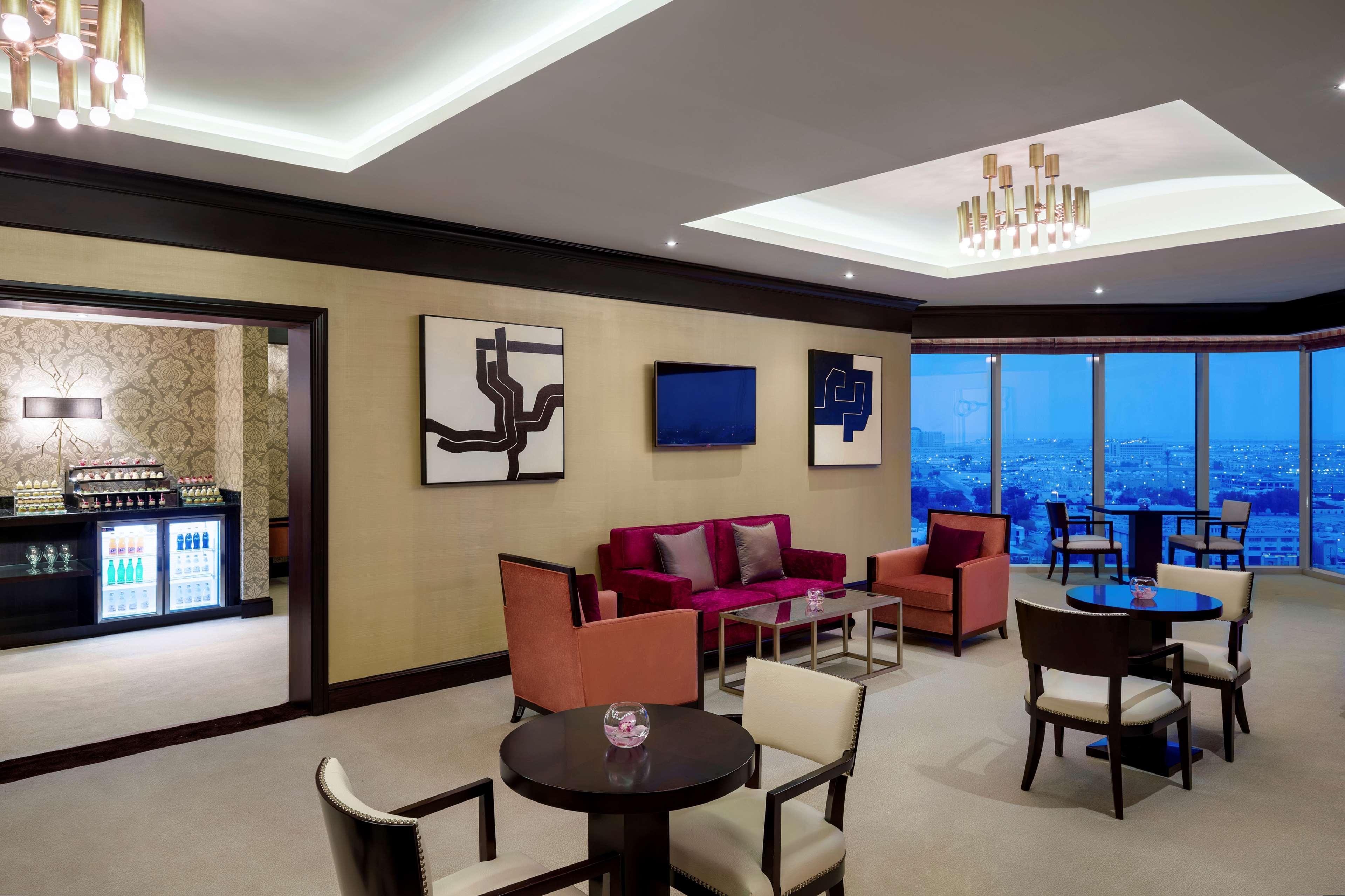 Kempinski Al Othman Hotel Al Khobar Exterior photo Club Lounge at the Westin Mumbai International